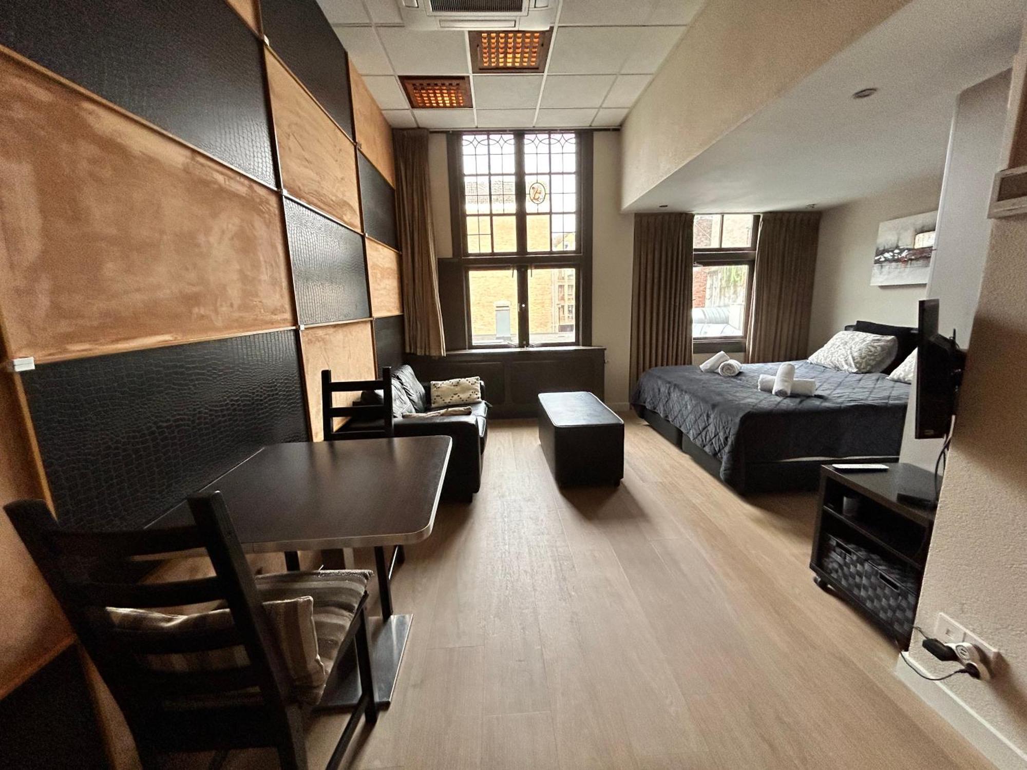 Amazing S3, Centre Apartment *